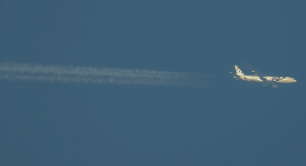 ETIHAD CARGO BOEING 777  A6-DDE ROUTING EAST AS ETD912  EAST MIDLANDS--BELGRADE  35,000FT. LONG WAY OFF.