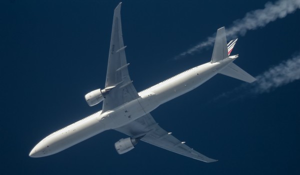 AIR FRANCE BOEING 777 F-GSQA ROUTING CDG--IAD AS AF54    32,000FT,